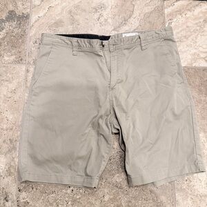 Volcom Men's Light Gray Flat Front Shorts
